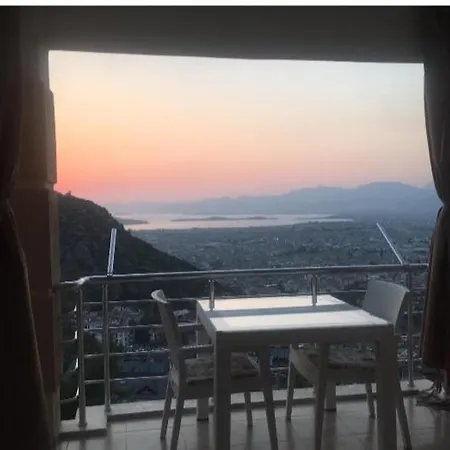 Deniz Doga Sehir Manzarali Soevalye Adasi Manzarasi *