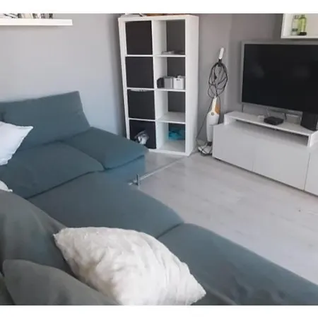 Deniz Doga Sehir Manzarali Soevalye Adasi Manzarasi